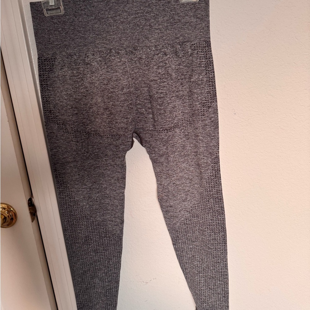 Gymshark Charcoal Seamless Top - Picture 5 of 5